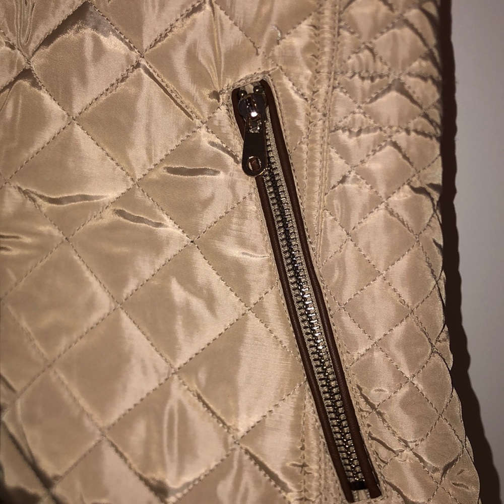 Vest - Picture 4 of 5